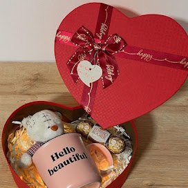 BOX CORAZON CON PELUCHE Y BOMBONES S/89.00